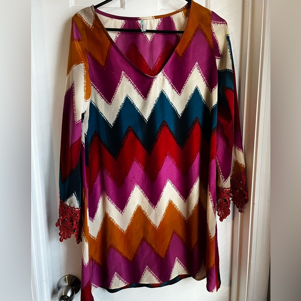 Auditions Tunic Shirt Multi-Colored Chevron Print Flowy Size Small